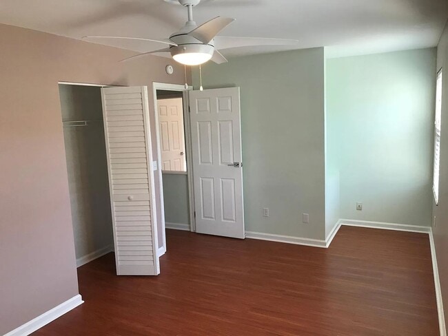 Building Photo - Immaculate and spacious home