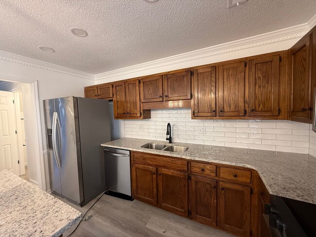 Building Photo - 3/3 Fully Renovated Town Home Available!