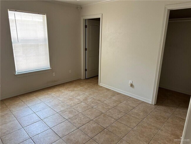 Building Photo - 3804 Zelma St