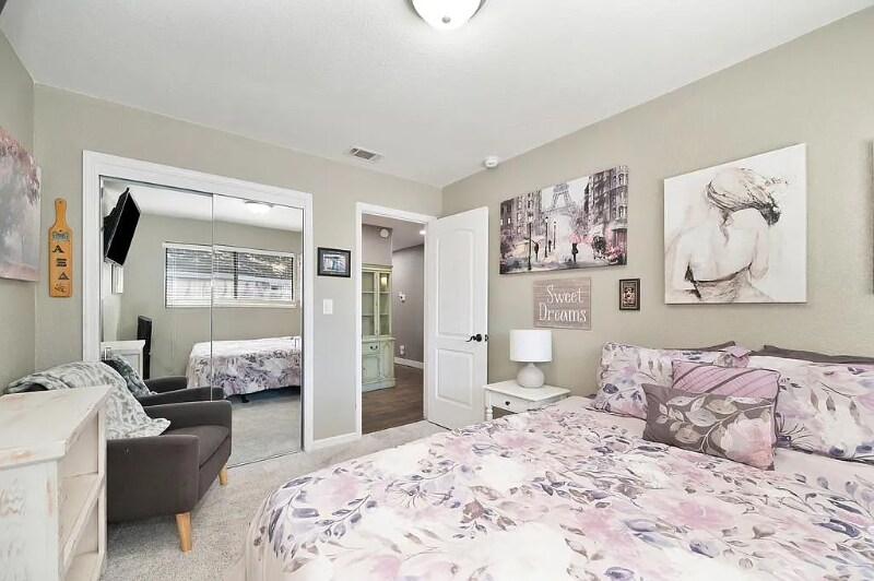 Building Photo - 9487 Dalton Way