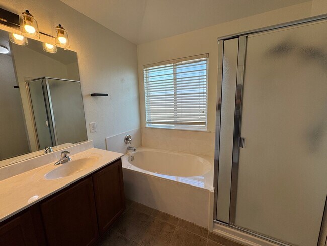 Building Photo - 9306 Cricket Dr