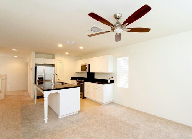 Building Photo - 91-1382-1382 Kaileolea Dr