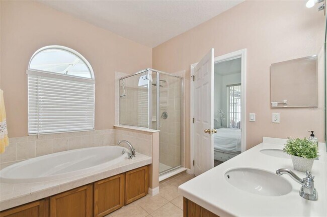Building Photo - 258 Henley Cir