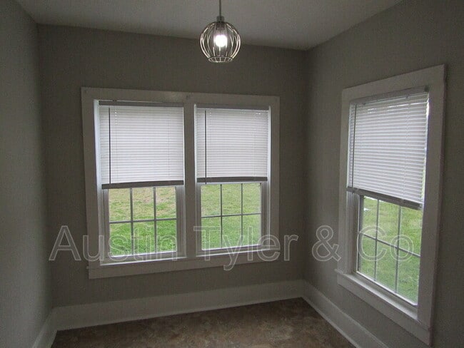 Building Photo - 4750 Pelt St