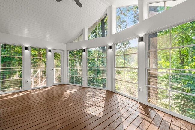 Building Photo - 3BR/4BA - Silver Spring Rambler on Quiet Cul-de-Sac Near Sligo Creek Park