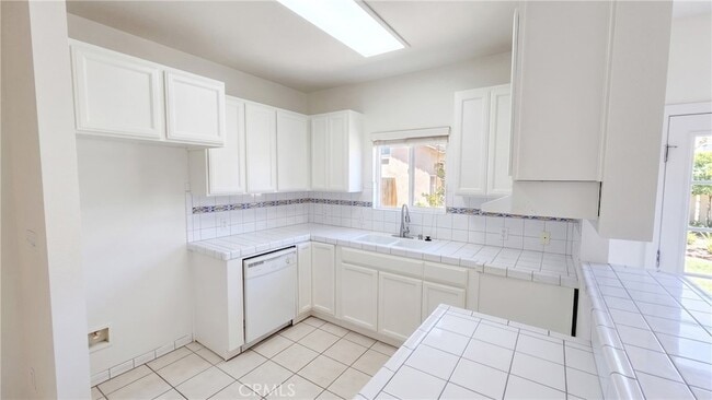 Building Photo - 3853 Duke St