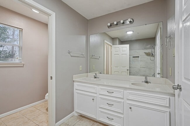 Building Photo - 100 Westpark Dr