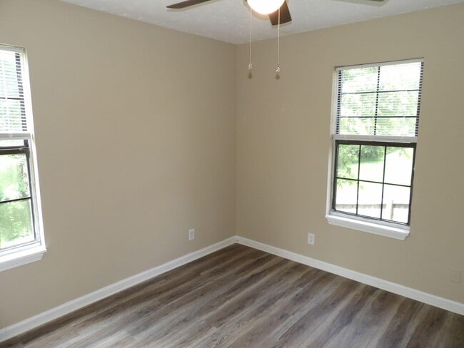 Building Photo - 35 Ashwood Ct