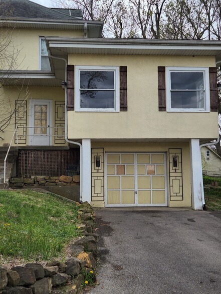 Building Photo - 325 N Lorimier St