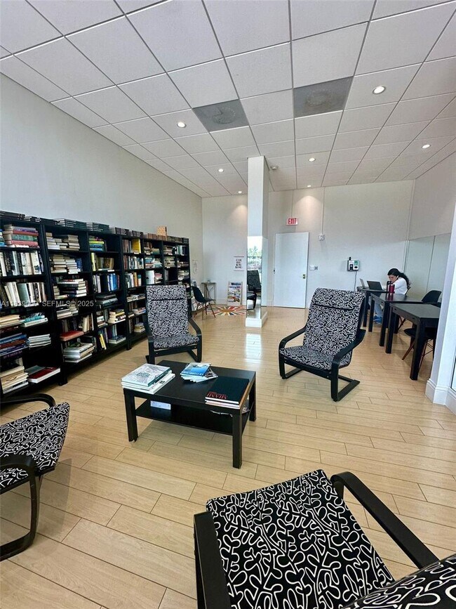 Building Photo - 5750 Collins Ave