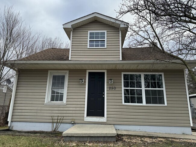 Primary Photo - 250 State Cir