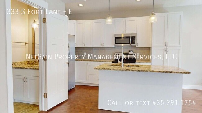 Building Photo - 333 S Fort Ln