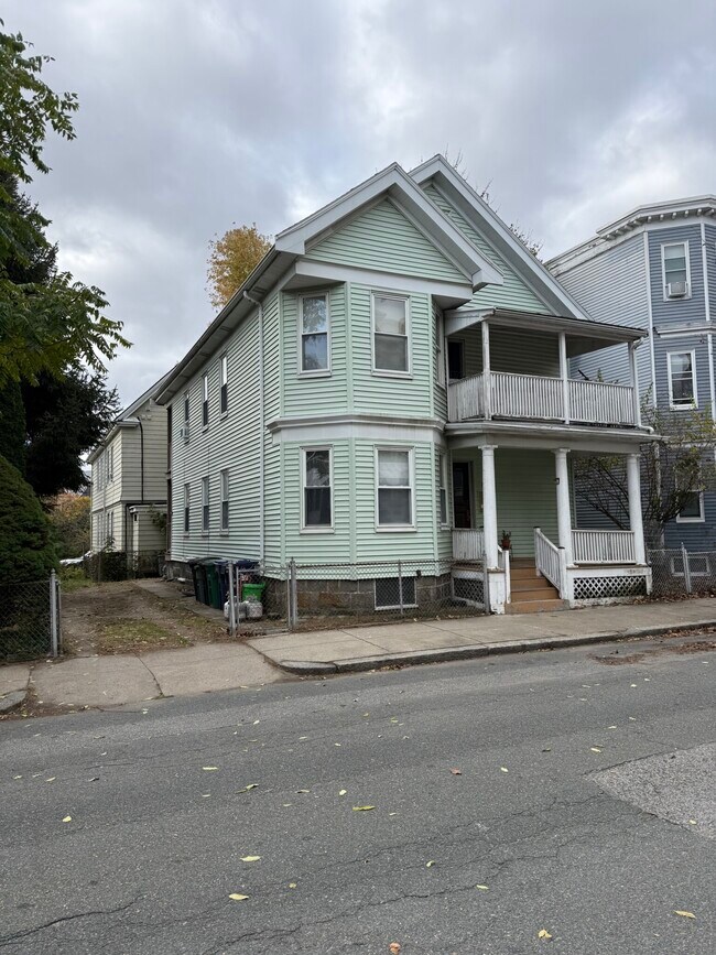 Building Photo - 49 Saint Margrett St. Unit 1