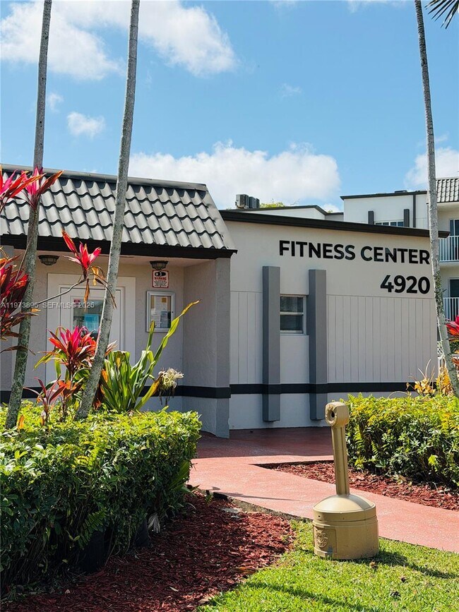 Building Photo - 4920 NW 79th Ave