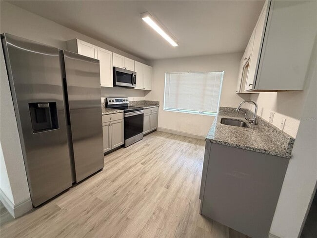 Building Photo - 13 Volusia Dr