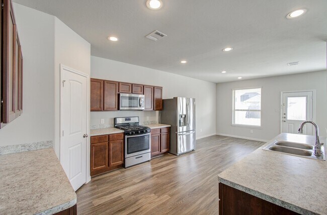 Building Photo - 3514 Vivaldi Dr