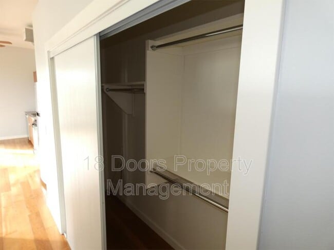 Building Photo - 889 Date St