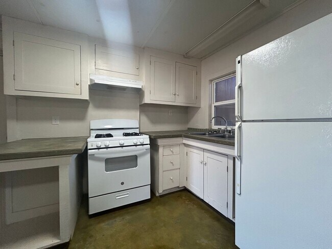 Building Photo - 1101 S Washington Ave