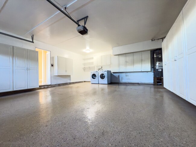 Building Photo - Beautiful 4 Bedroom, 3 Bath Home in Lemon ...