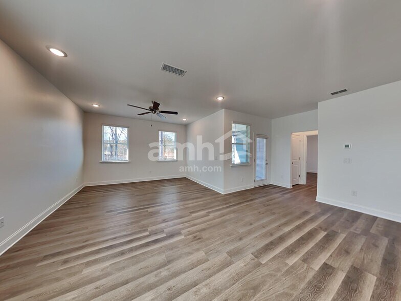 Building Photo - 1365 Soapstone Rd