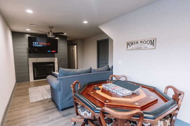 Building Photo - 2104 Almand Dr