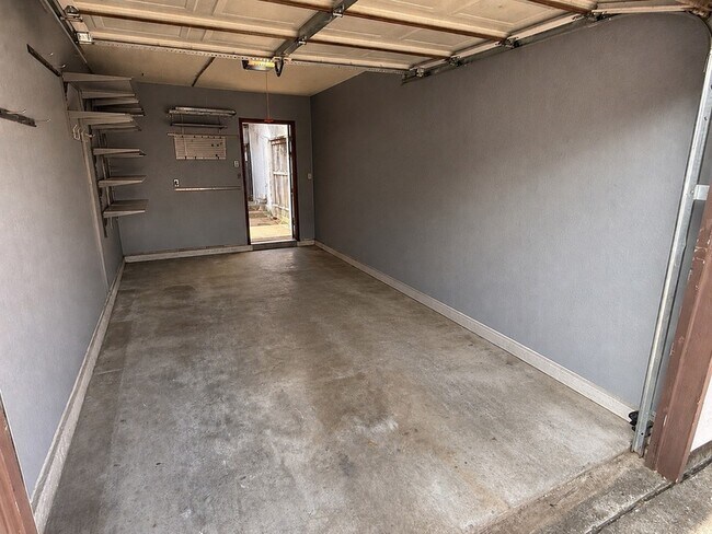 Building Photo - 18040 Midway Rd