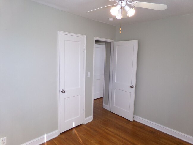 Building Photo - 2527 Miller Park Cir