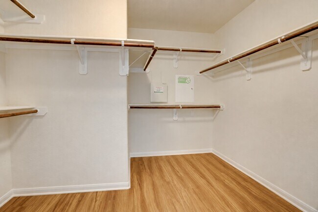 Building Photo - 10046 Hillside Bayou Dr