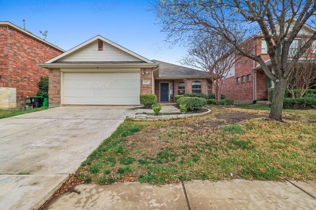 Primary Photo - Highly Desirable 3/2 Home in Little Elm!