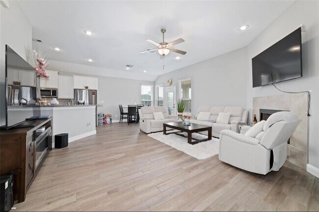 Building Photo - 19029 Villa Ln