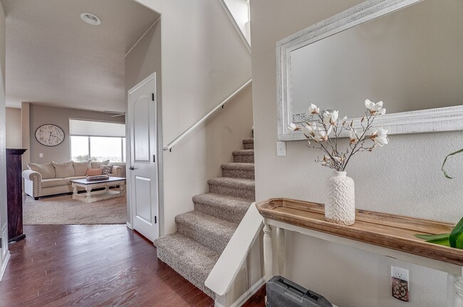 Building Photo - Stunning 4 Bed, 3 1/2 Bath House in Severance!