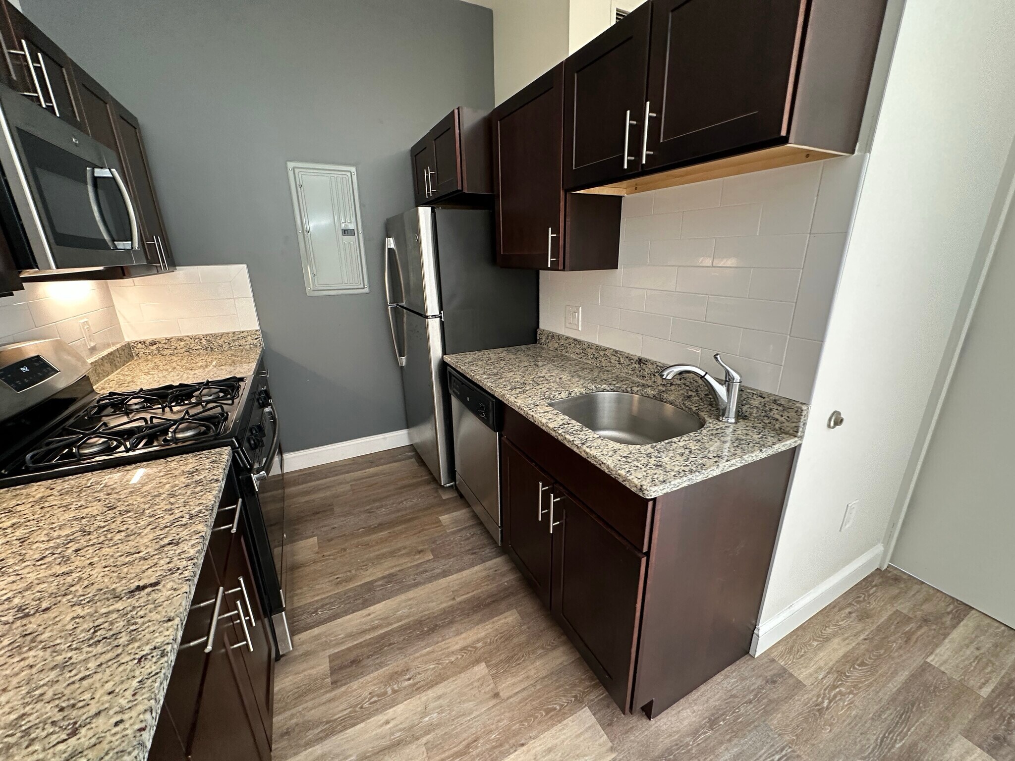 Building Photo - 145 E Berkeley St