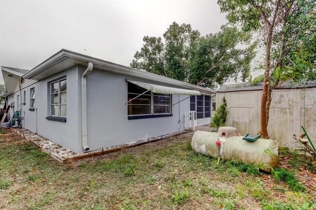 Building Photo - 3735 Mynabird Dr