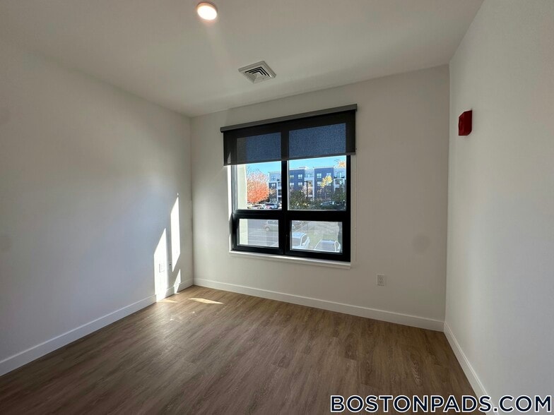 Building Photo - 199 Gardner St