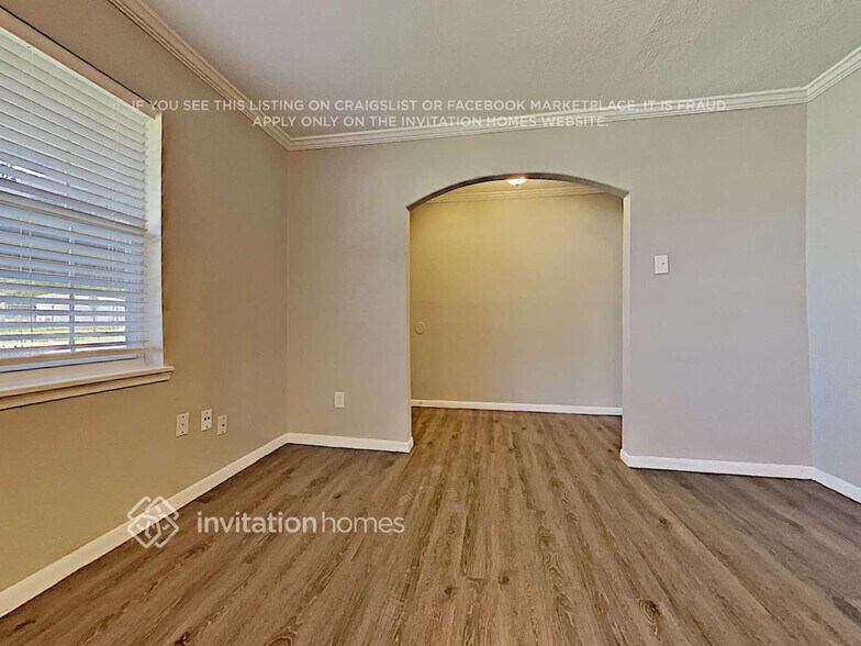 Building Photo - 2705 Coy Dr