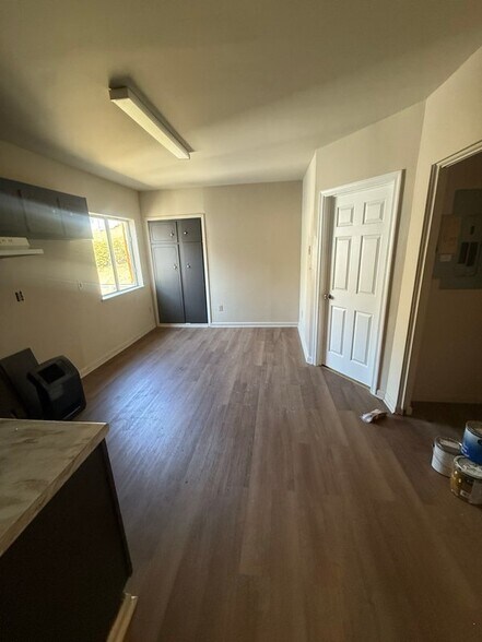 Building Photo - 330 2nd St