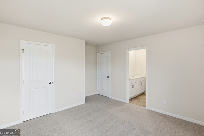 Building Photo - 28 Umber Ln