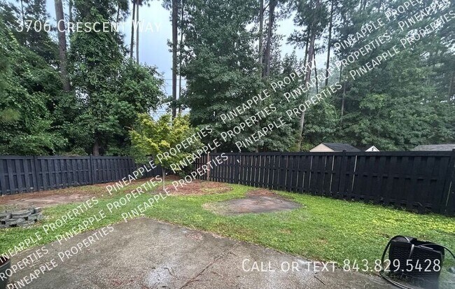 Building Photo - 3706 Crescent Way