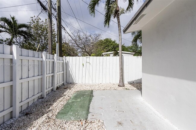 Building Photo - 55 SW 13th St