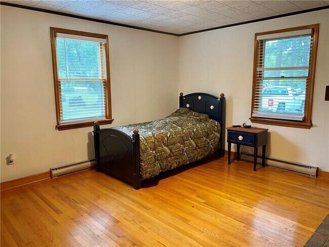 Building Photo - 10102 White Oak Rd, Ford, VA 23850, USA