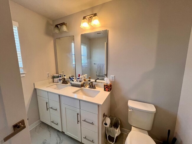 Building Photo - Sewickley - 4 Bedroom 3.5 Bathroom - End U...
