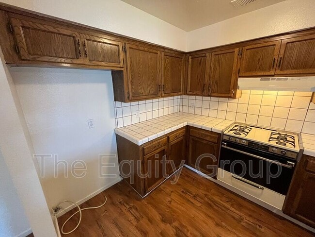 Building Photo - 4220 W Cypress Ave