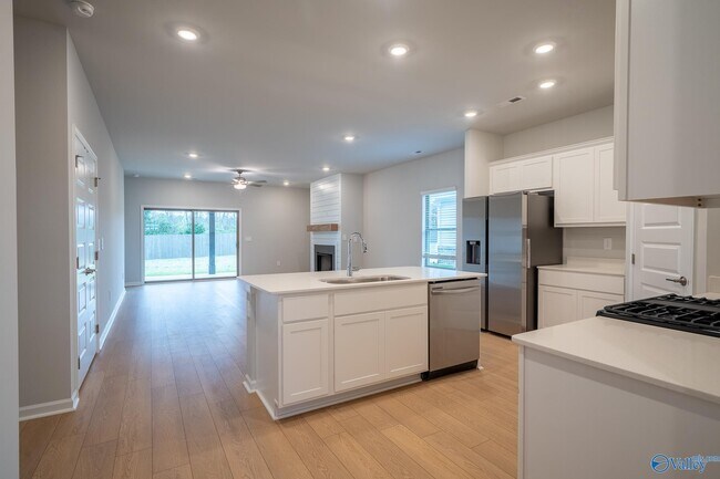 Building Photo - 14653 Mountain Strm Dr