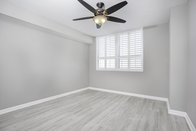 Building Photo - 610 W Las Olas Blvd