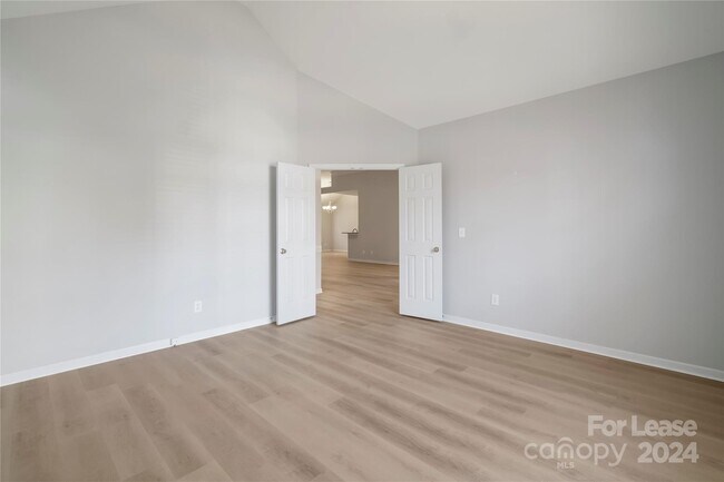 Building Photo - 20309 Northport Dr