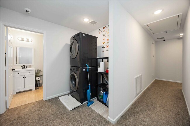 Building Photo - 5111 Firnat St