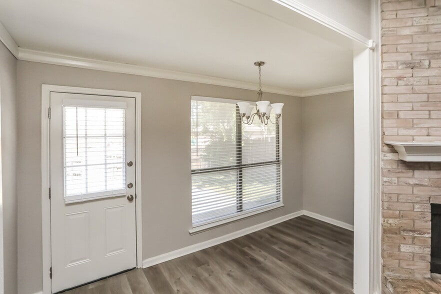 Building Photo - 721 S Highland Dr