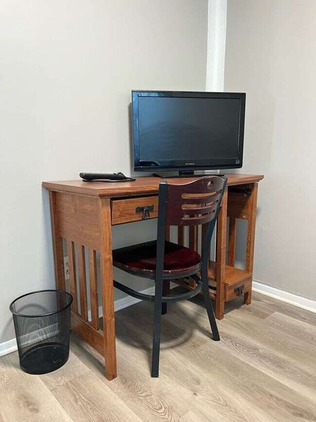 Building Photo - 27385 Park Ct