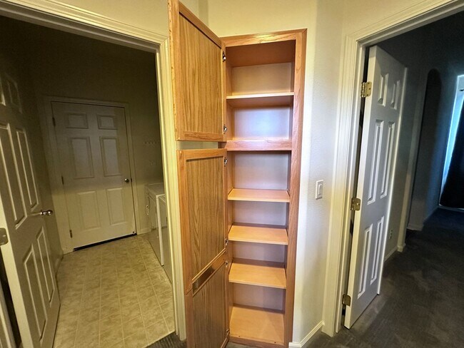 Building Photo - 10427 Chadwell Dr