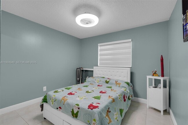 Building Photo - 2140 W 53rd St